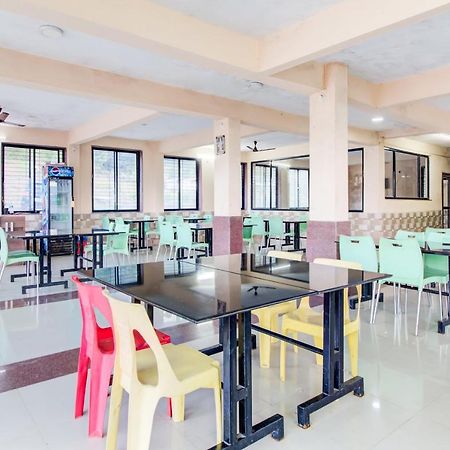 Oyo 48915 Chaitanya Green Park Hotel Vani Buitenkant foto