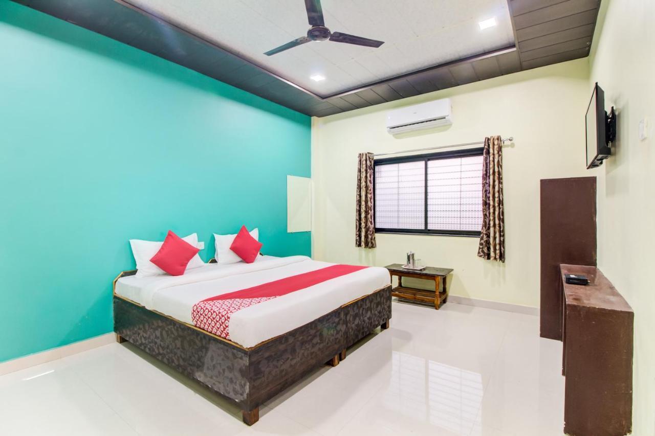Oyo 48915 Chaitanya Green Park Hotel Vani Buitenkant foto