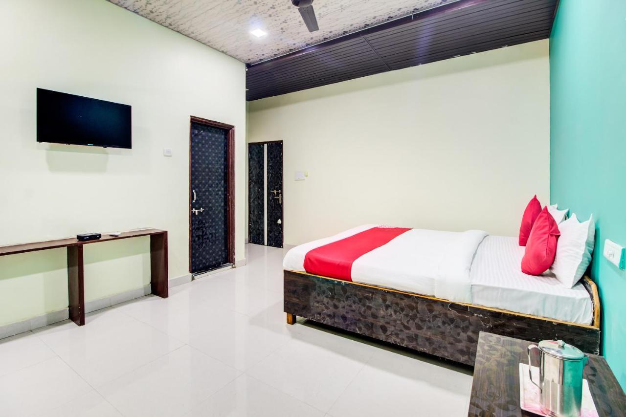 Oyo 48915 Chaitanya Green Park Hotel Vani Buitenkant foto