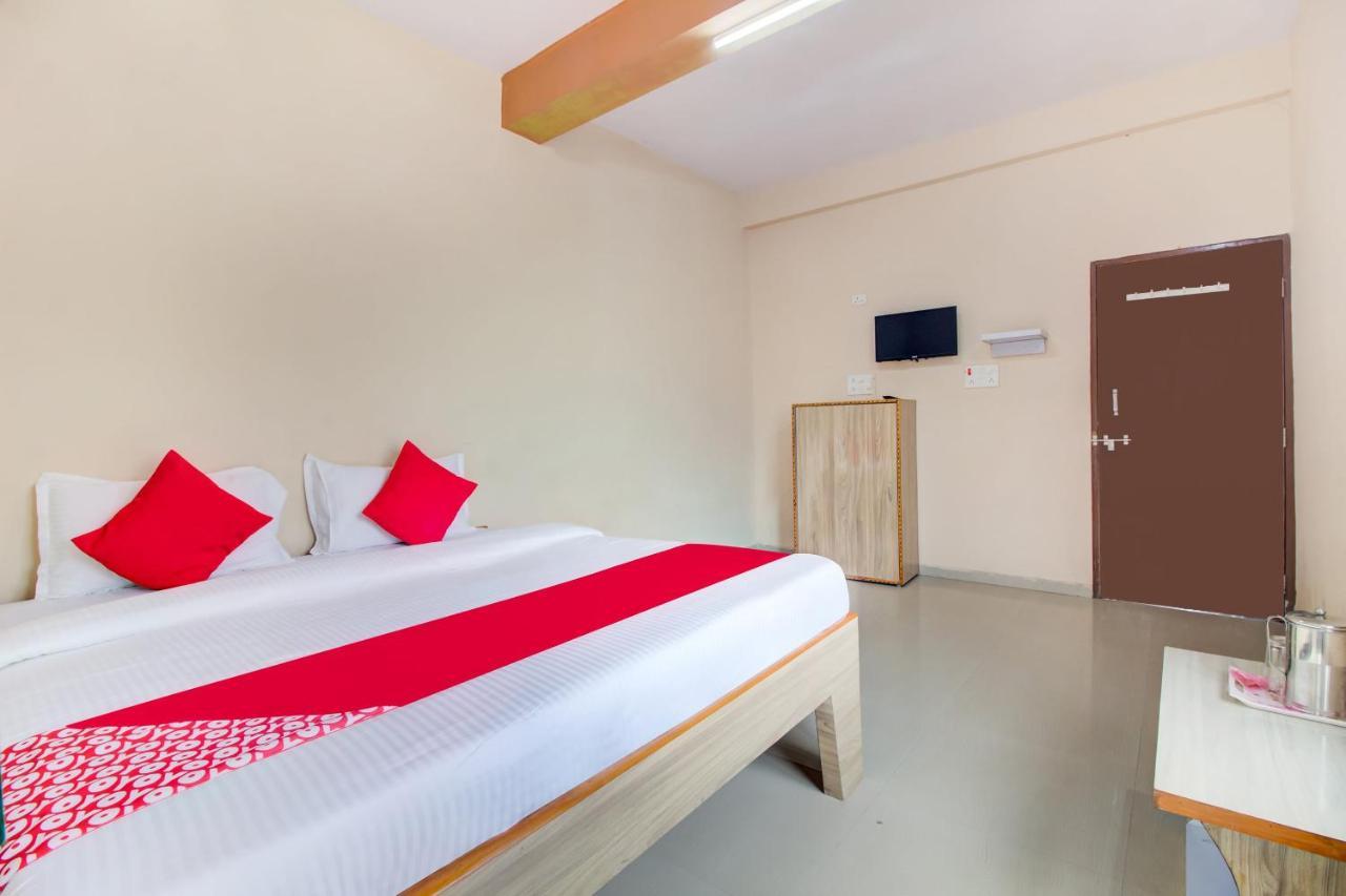Oyo 48915 Chaitanya Green Park Hotel Vani Buitenkant foto