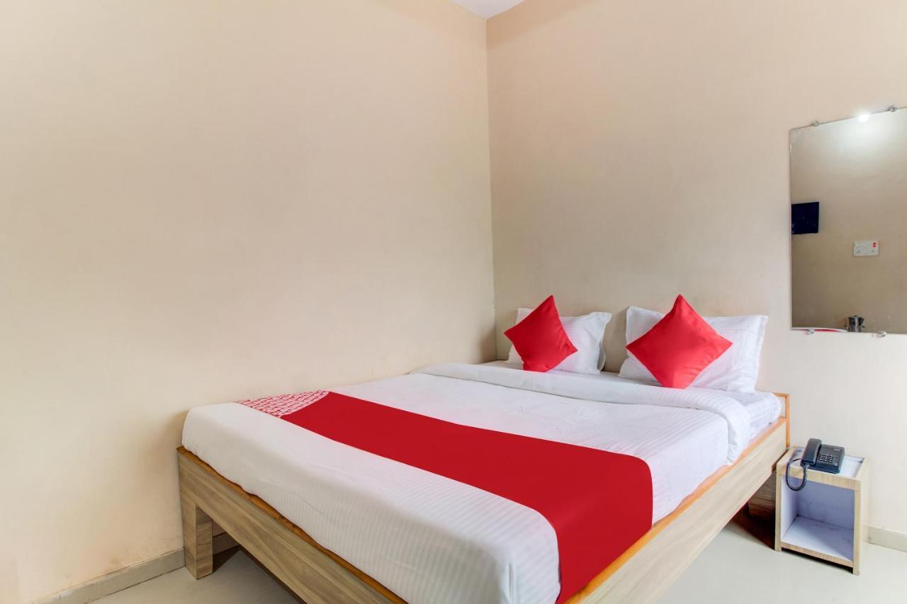 Oyo 48915 Chaitanya Green Park Hotel Vani Kamer foto